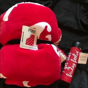 *BUNDLE* VS PINK Sherpa Blanket/Thermos